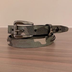 Guess size L thin camouflage belt